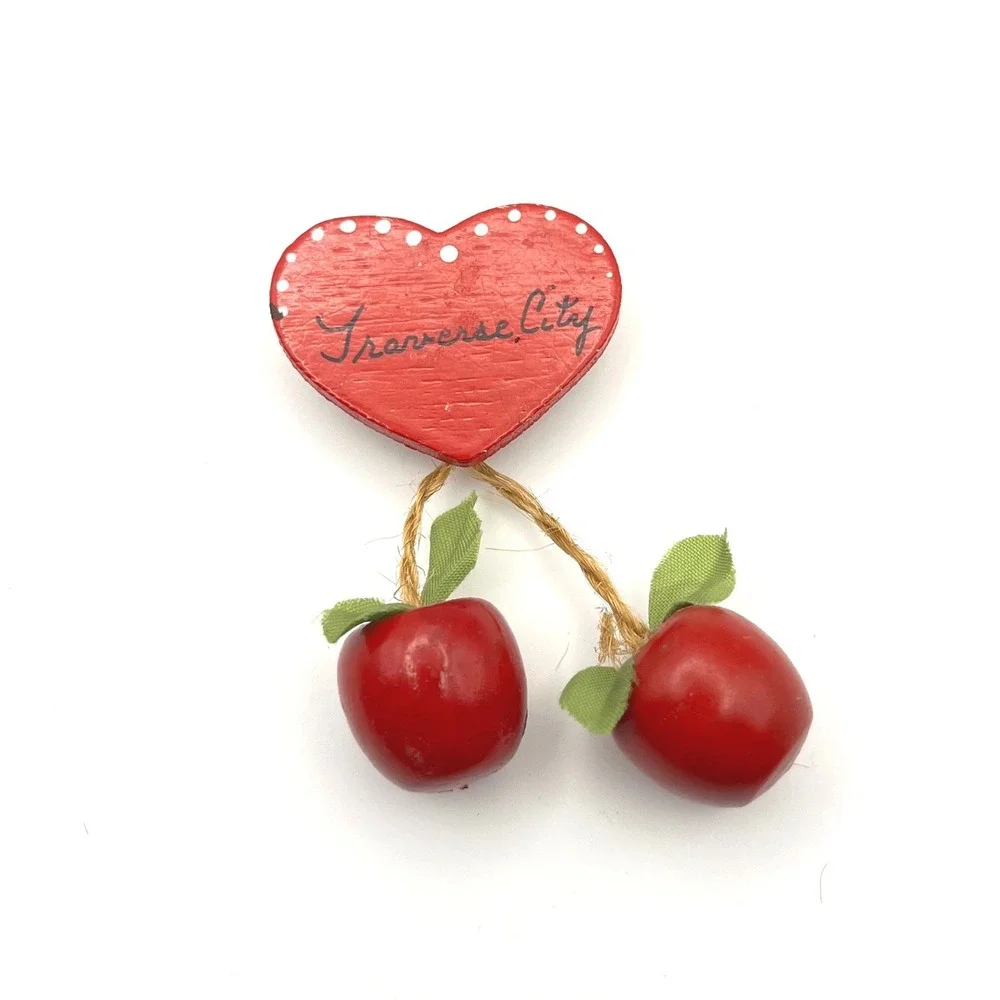 Traverse City Dangle Cherry Heart Magnet Souvenir‎ Decor Vintage